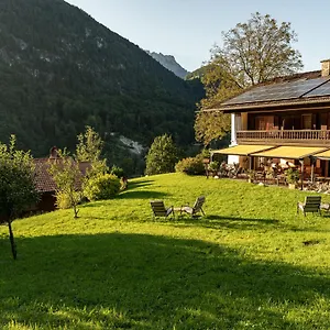Hotel&chalets Lampllehen Hotel
